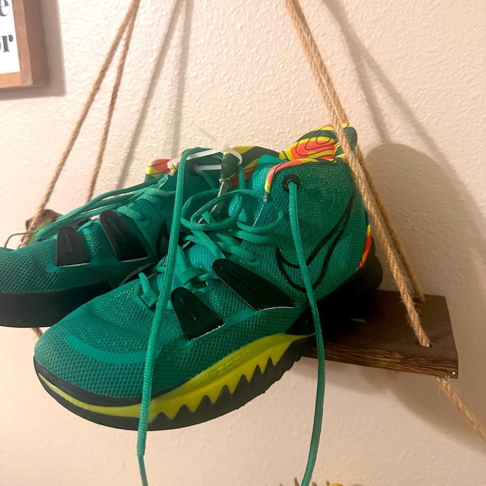 KD Exclusive Basketball Shoes; Gently Worn